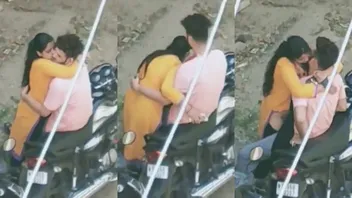Fsiblog latest xxx desi mms randi girlfriend sucking bf dick & fucking outdoor on road