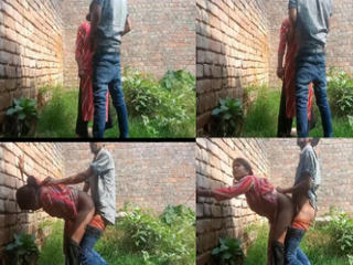 Desi Indian MMS village randi bhabhi hard outdoor fucking with boyfriend