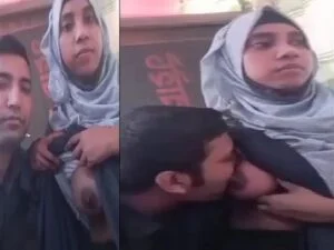 Fsiblog xxx porn mms Bangladeshi Muslim hijab girl boobs sucking in hotel by brother viral mms