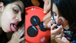 Mmsmaza sexy horny Muslim girl blowjob dekar Cum Wala Oreo Kha Rahi Hai Must watch viral mms