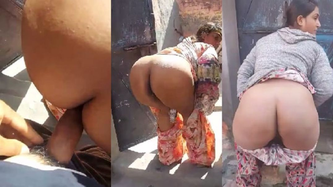 Desi Randi Bhabhi ne Ghar Ke Bahar Khadi Hoke Chudwai Apni Chut aur Gaand