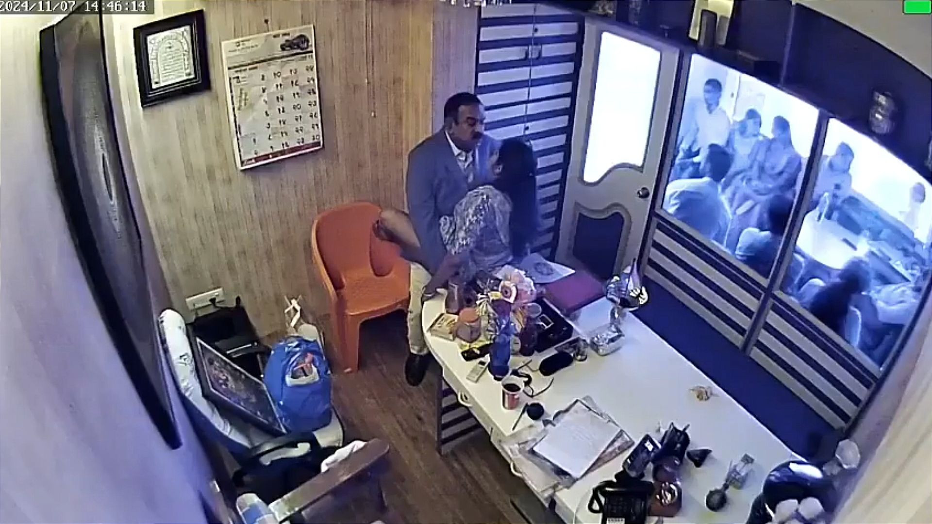 Latest Trending Viral Marathi Astrologer CCTV Video