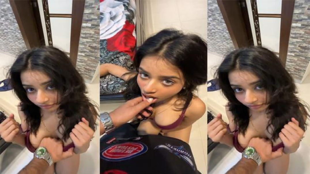 Famous Muslim Sexy Indian Bollywood Model Fucking with Director Viral Mms Videos