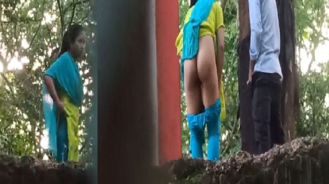 Desi College Lovers Standing Ass Fucking in Park Hidden Cam Viral MMS