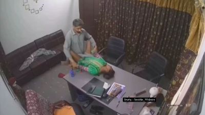 Boss Fucking his Female Employee in Office Porn CCTV Leaked MMS