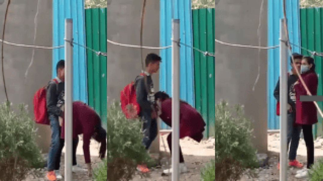 Naughty Delhi College Girl Caught Quick Blowjob and Doggy Fucking in Park Desi MMS