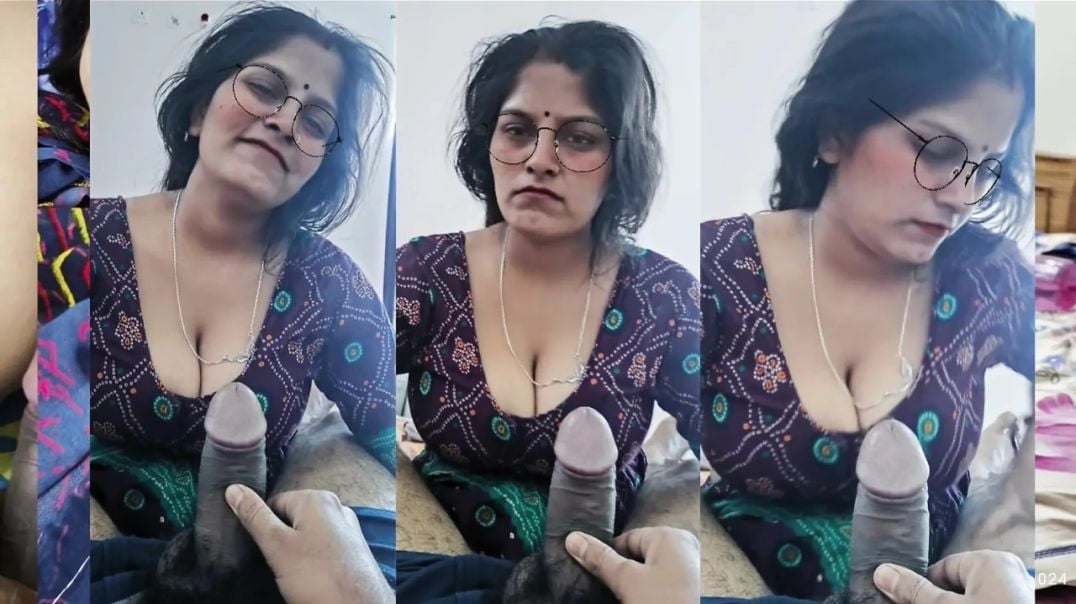 Horny Cute Indian Housewife Sharing Bed With Is Neighbour Young Boy New MMS